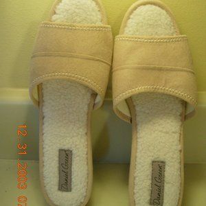 Daniel Green  Womens's  Slip on Slippers, size 9.5N, new, no box